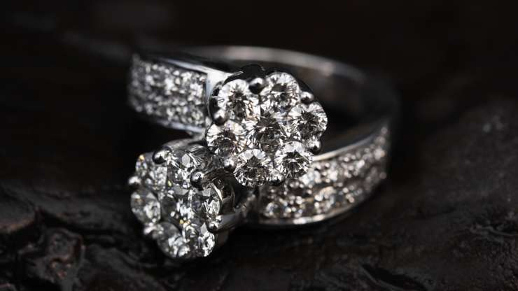 Safest Ways to Clean a Diamond Ring